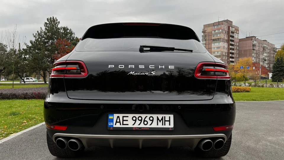 Porsche Macan S 4