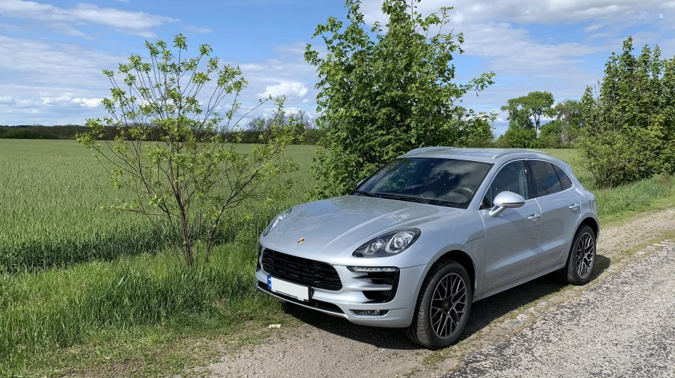 Porsche Macan Silver bullet 2