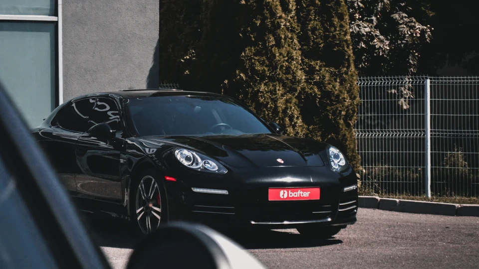 Porsche Panamera 4S 5