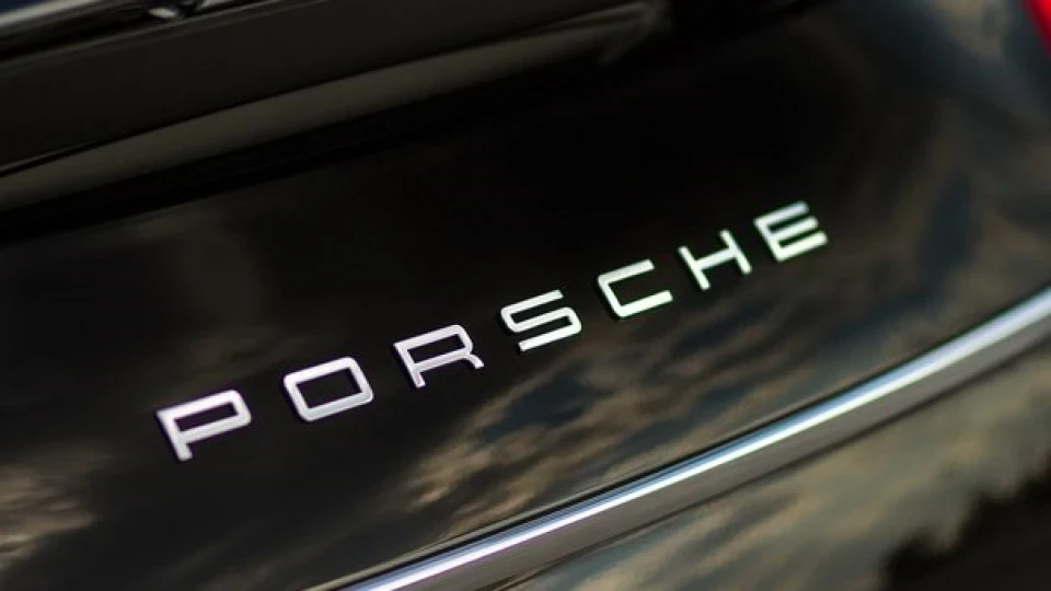 Porsche Para Black Fury 5