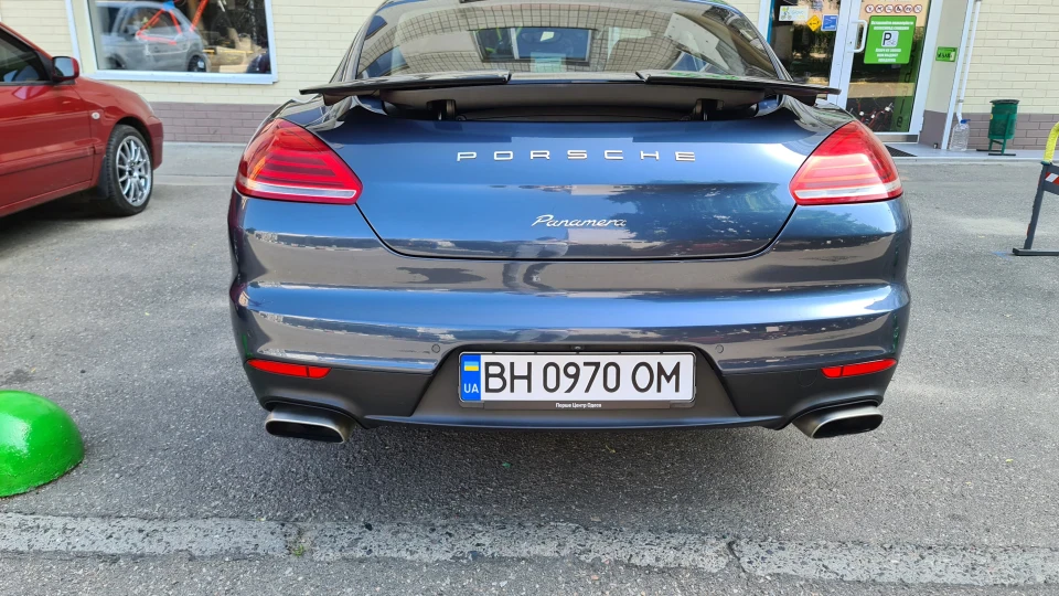 Porsche Panamera HRE 4