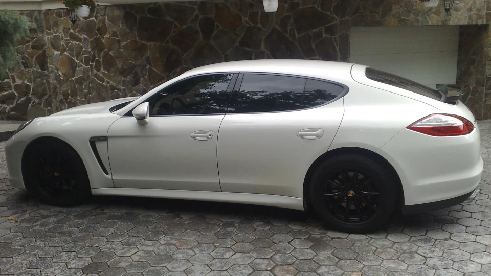 Porsche Para 'Рай у курені'
