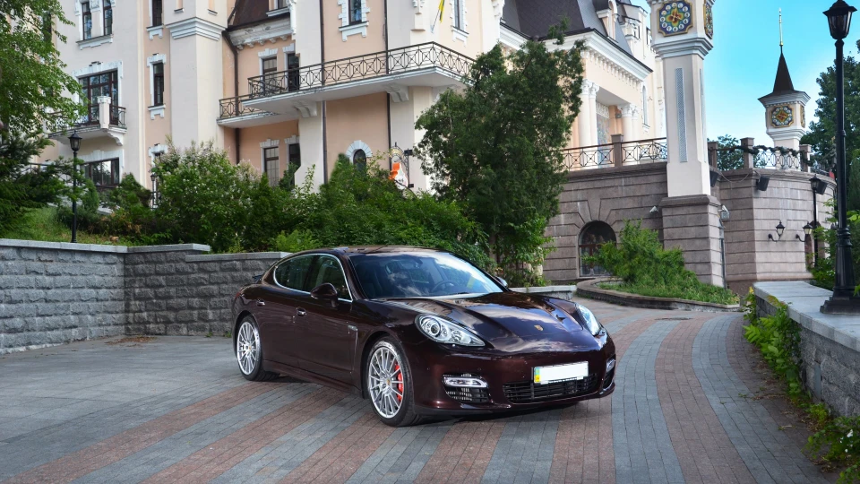 Porsche Panamera Turbo-Ideal GT 4