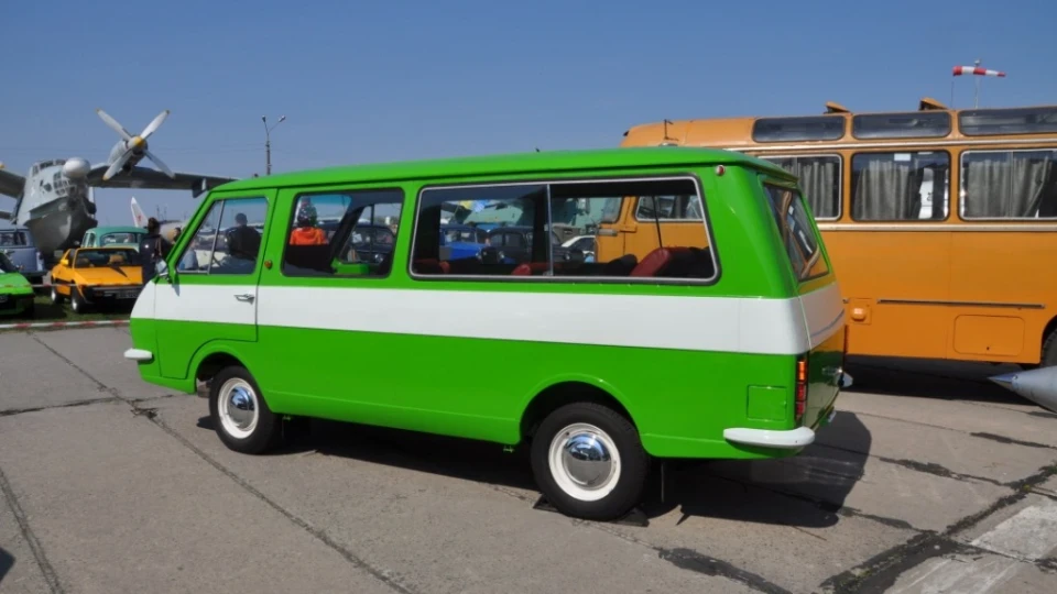 РАФ 2203 пасажирський