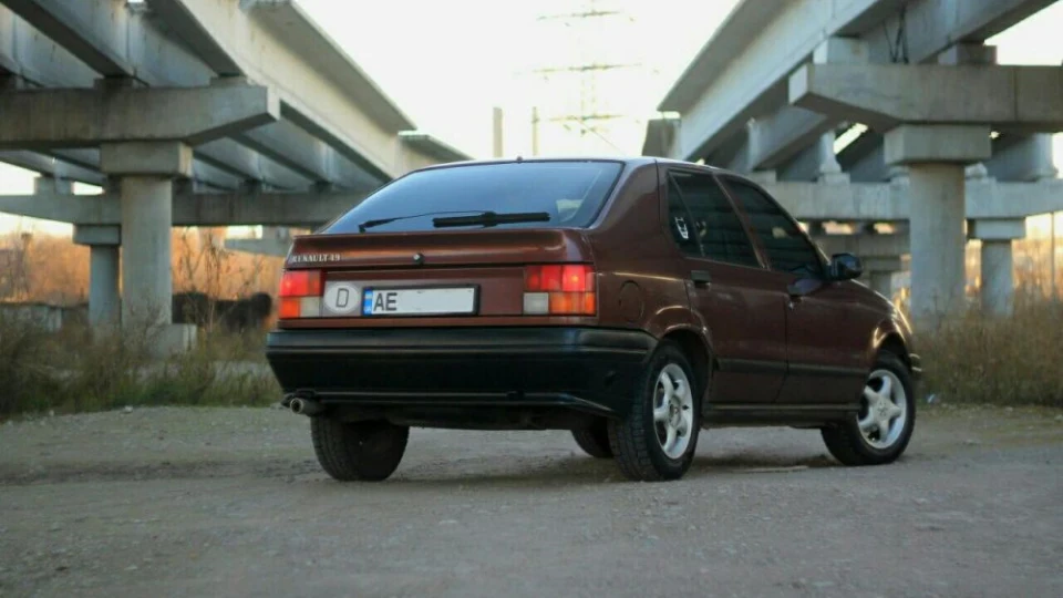 Renault 19 3