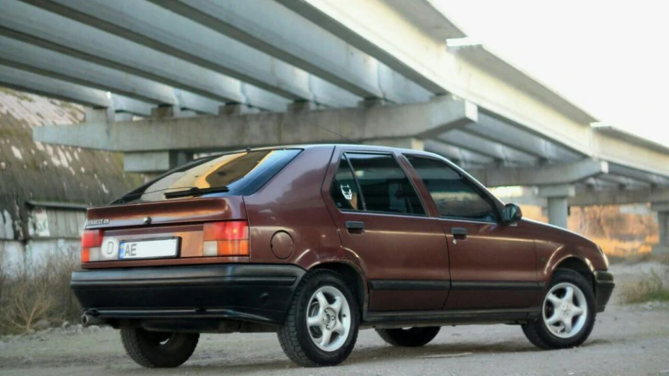 Renault 19 4