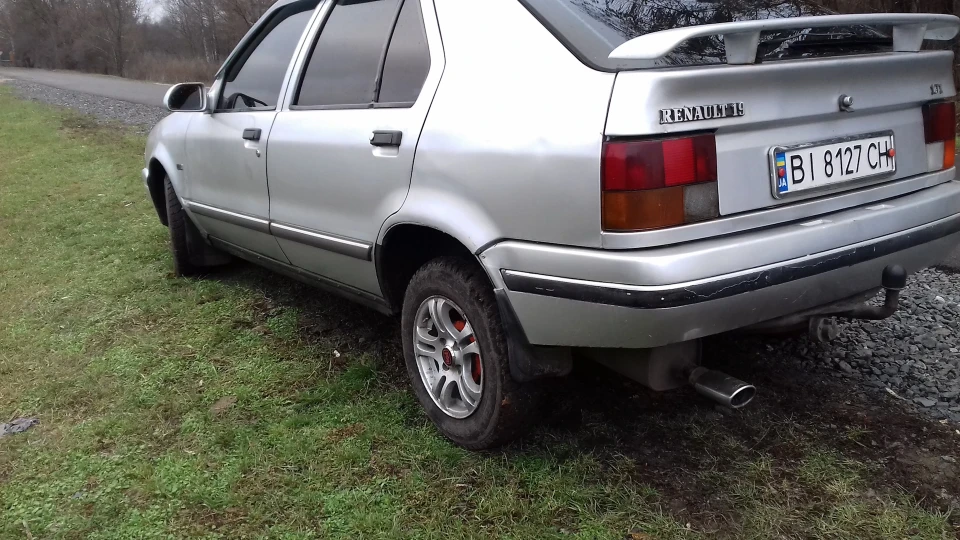 Renault 19 4