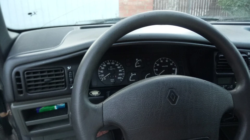 Renault 19 Ｇｒｅｅｎ　Ｔｏａｄ 2
