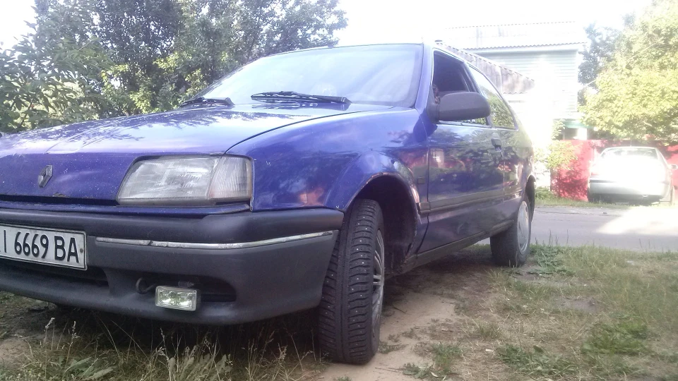 Renault 19