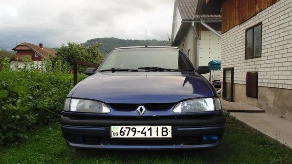 Renault 19