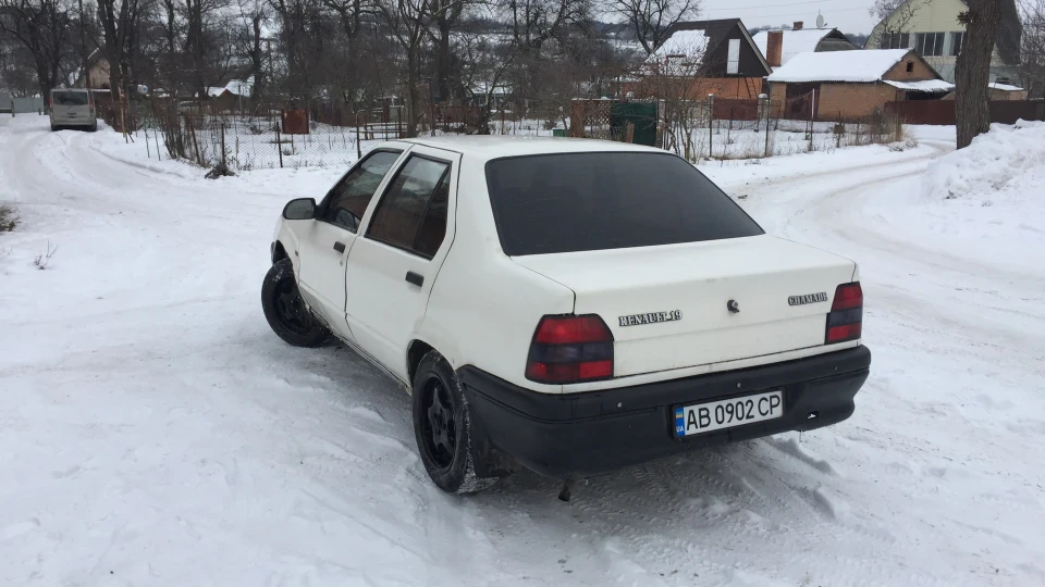 Renault 19 1.4 65 л.с