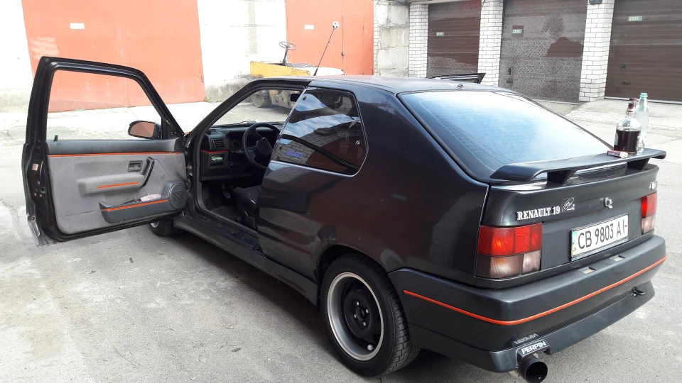 Renault 19 1.8 16V Гоночка 3