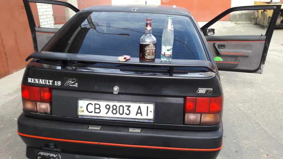 Renault 19 1.8 16V Гоночка 4