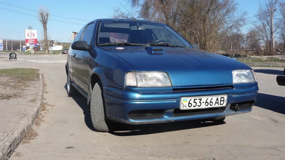 Renault 19 1.8 Blue Dragon 3