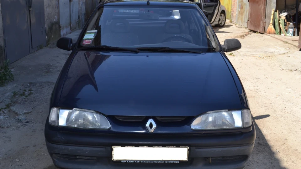 Renault 19 3 дверцята 4