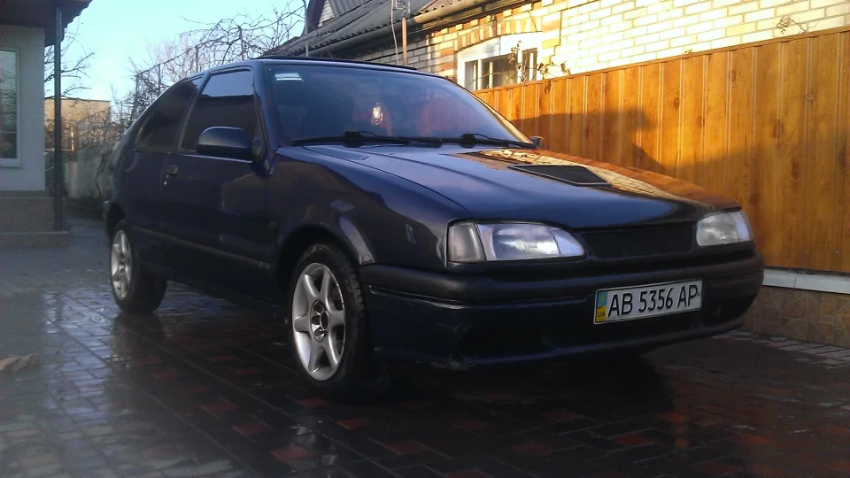 Renault 19 Coupe 5