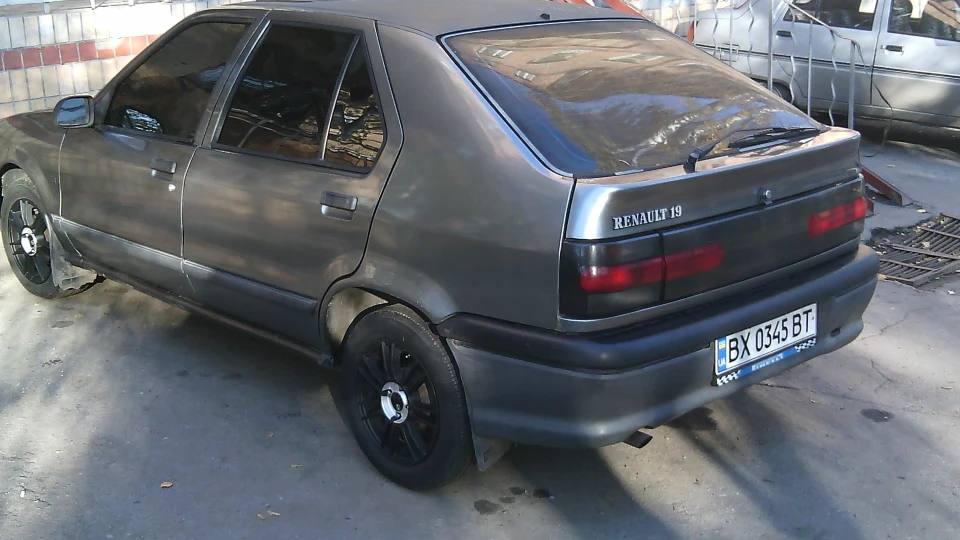 Renault 19 GTS 2