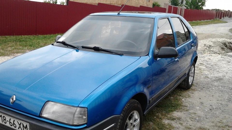 Renault 19 GTS 2
