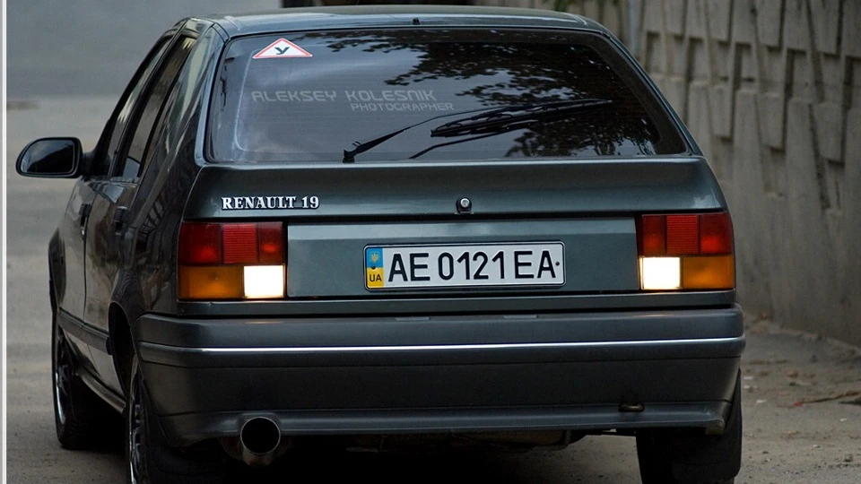 Renault 19 GTS 4