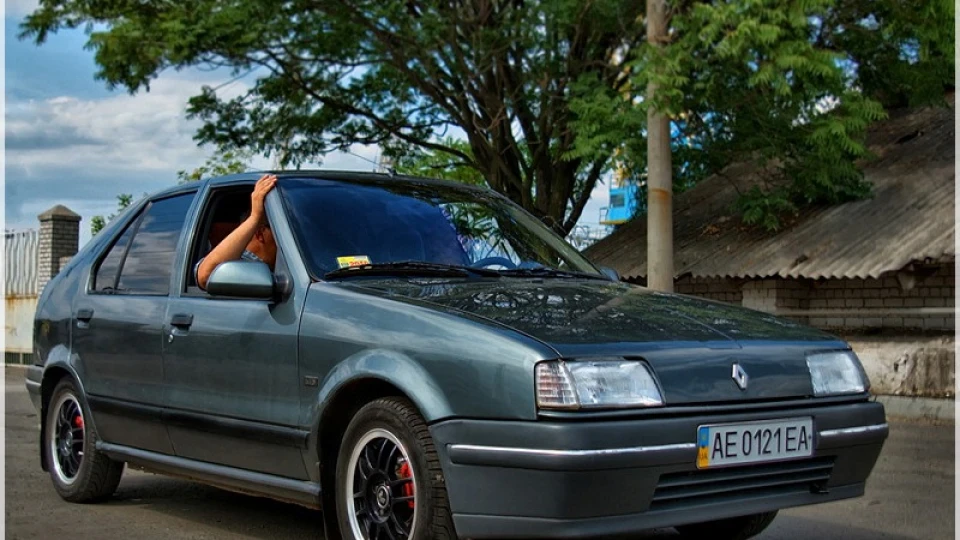 Renault 19 GTS 5