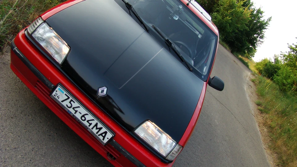 Renault 19 Sex,drugs & R19 repair 2