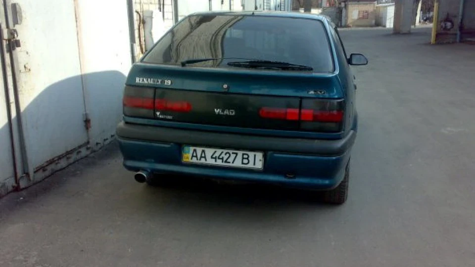 Renault 19 Синій метал