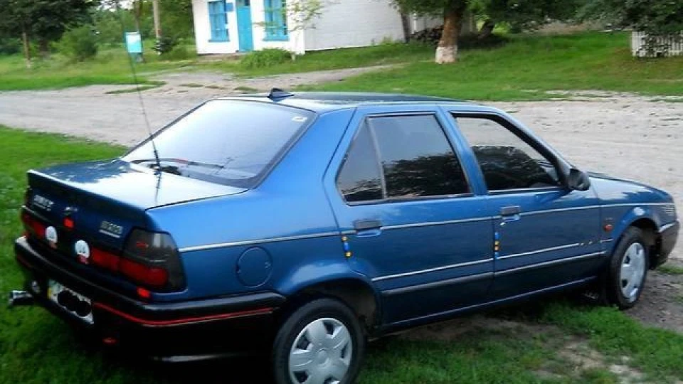 Renault 19 Синій металік 5