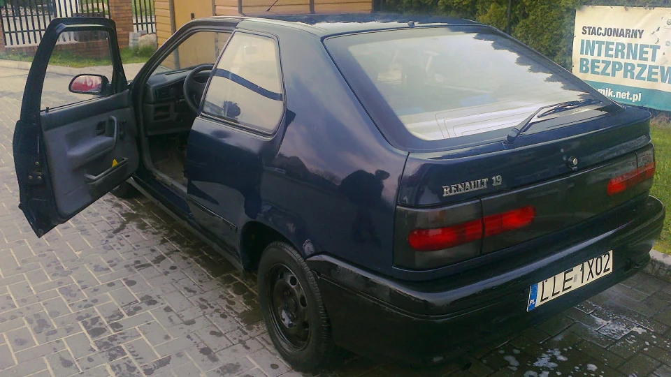 Renault 19 Службовець =) 2