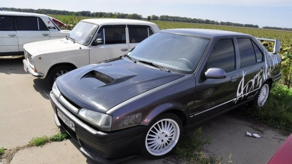 Renault 19 Sport 4