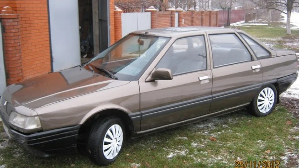 Renault 21 2,2i 4