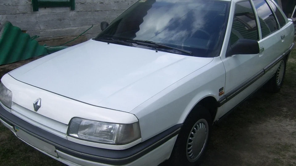 Renault 21 білий дизель 3