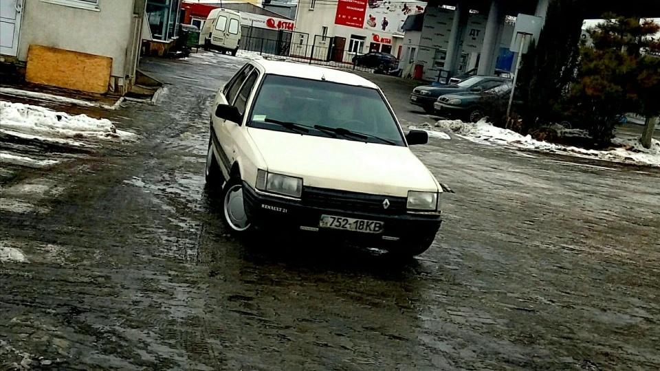 Renault 21 Ракета 2