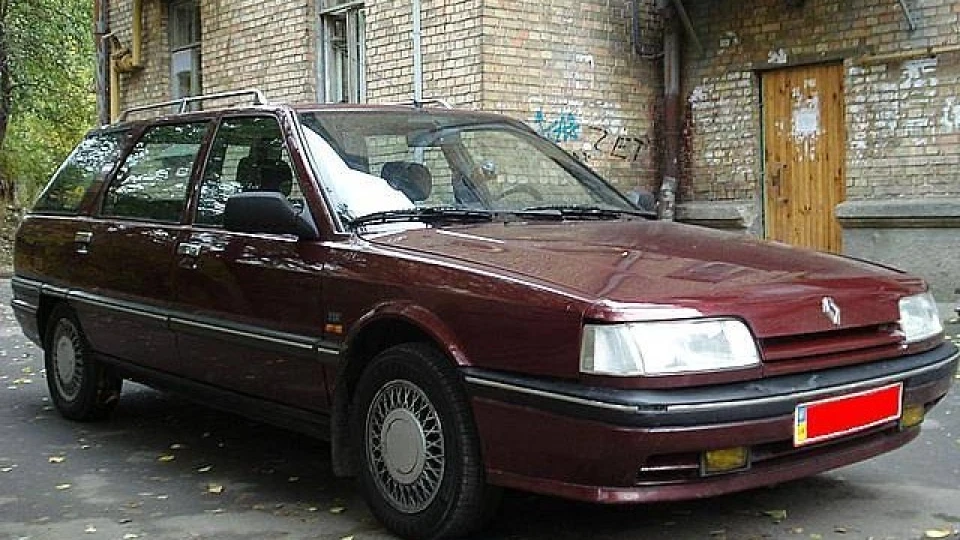 Renault 21 Вишневий металік, 2.2I