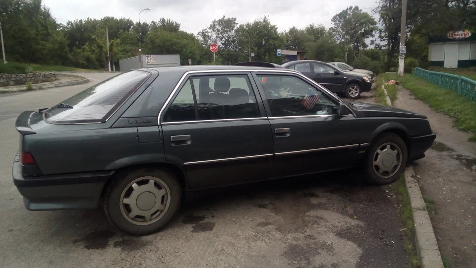 Renault 25 2.9L V6 Слоник 3
