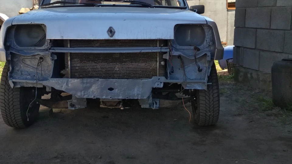 Renault 5 Паць