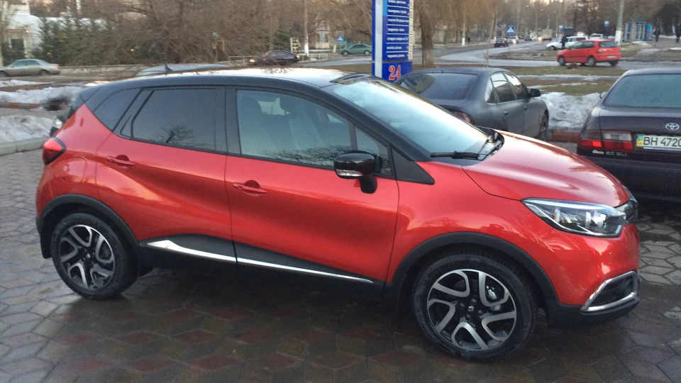 Renault Captur Червоний металік 1.5 dci 3