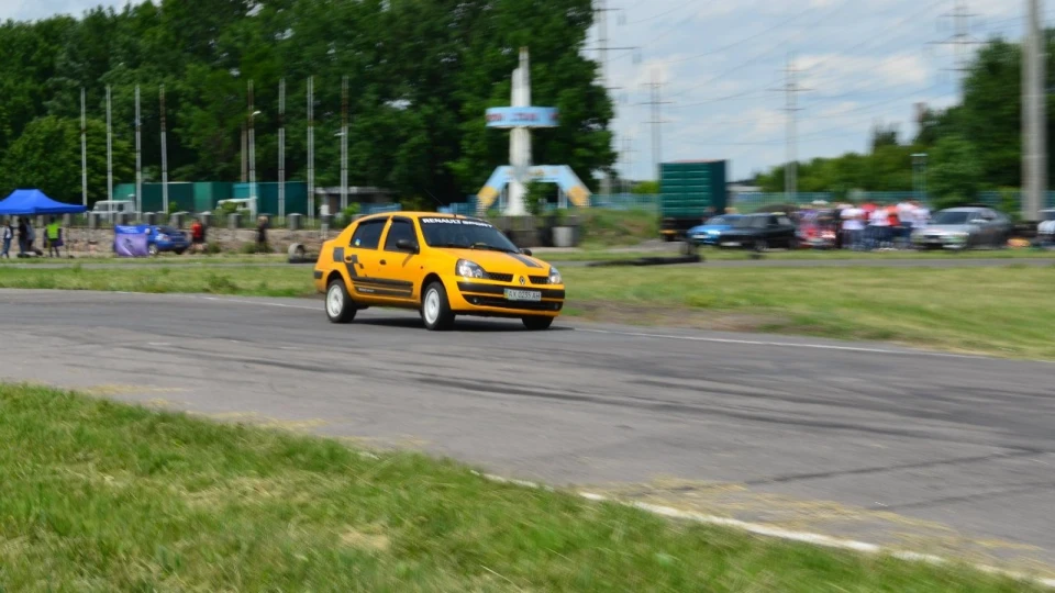 Renault Clio Symbol 2