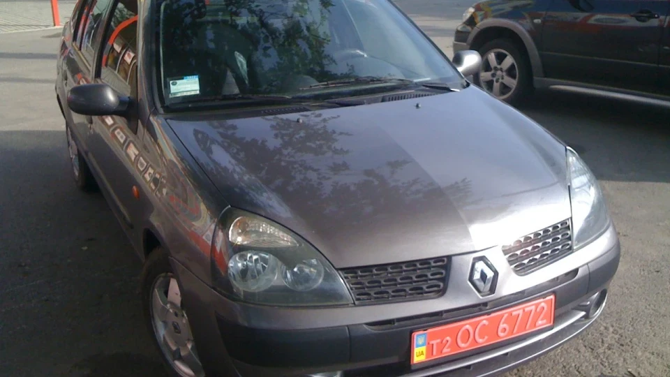 Renault Clio Symbol 1.4 16V 3