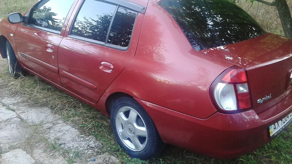 Renault Clio Symbol 1.4 75лс 2