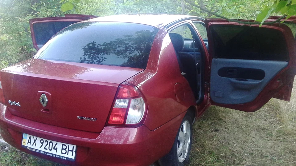 Renault Clio Symbol 1.4 75лс 5