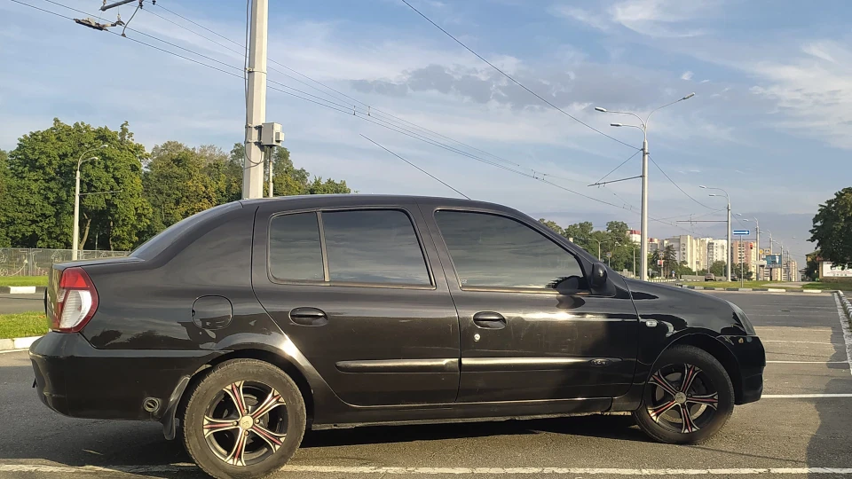 Renault Clio Symbol 1.4 АТ Коник Горбунок