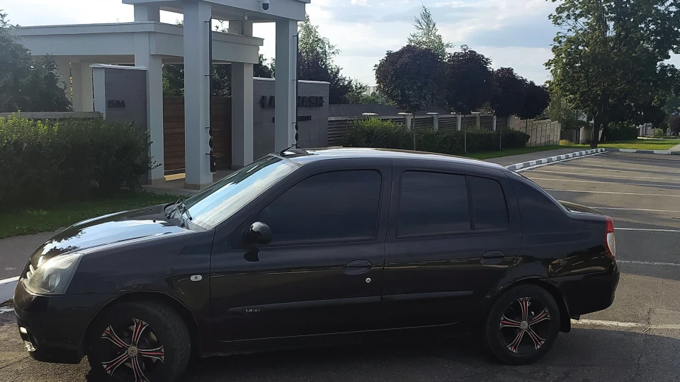 Renault Clio Symbol 1.4 АТ Коник Горбунок 5