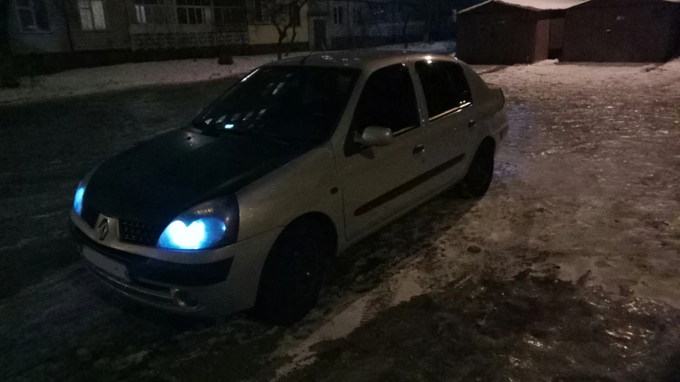 Renault Clio Symbol 1.4i v8 2
