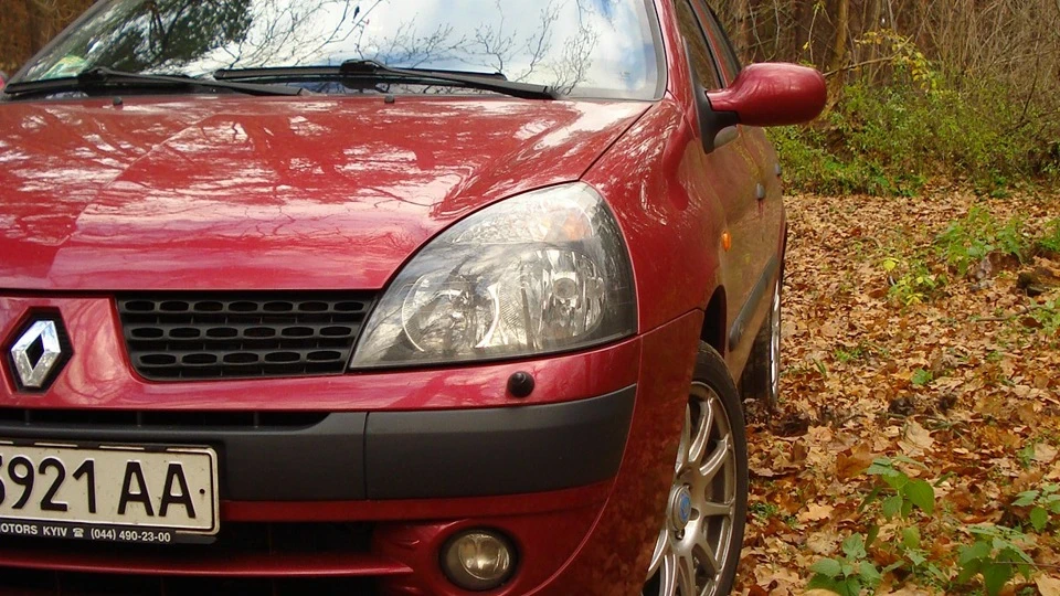 Renault Clio Symbol 6.3 AMG 2
