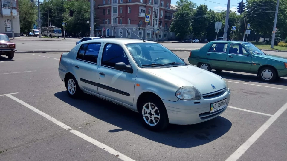 Renault Clio Symbol Царівна жаба