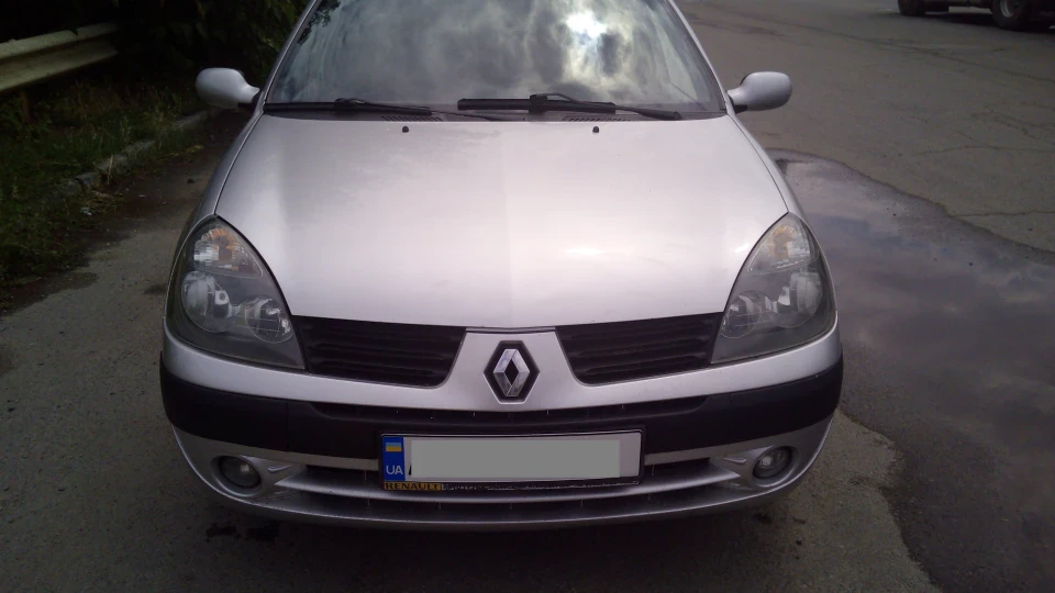 Renault Clio Symbol Легкий танк від рено 2