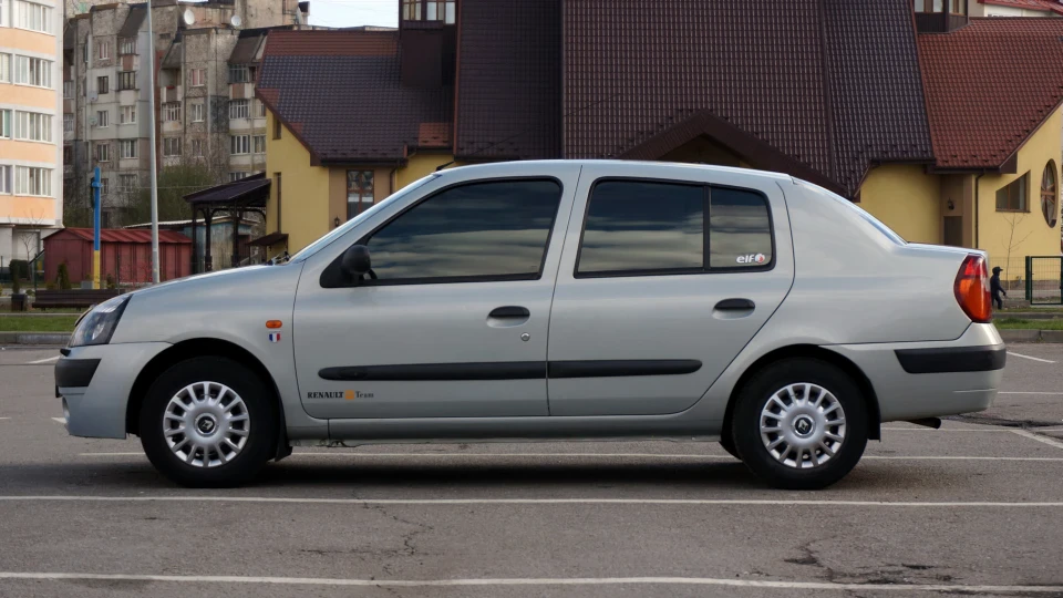 Renault Clio Symbol Nimble Lizard 5