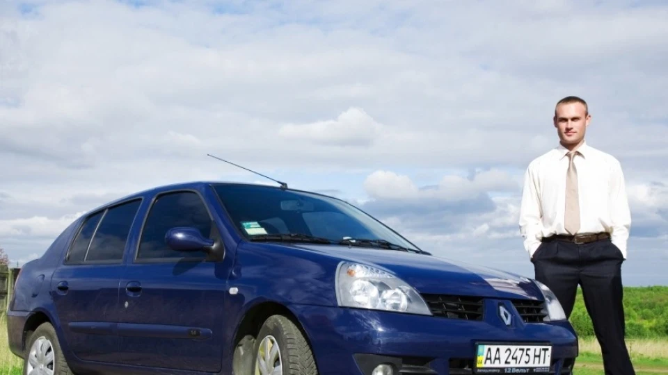 Renault Clio Symbol Синій лак 4