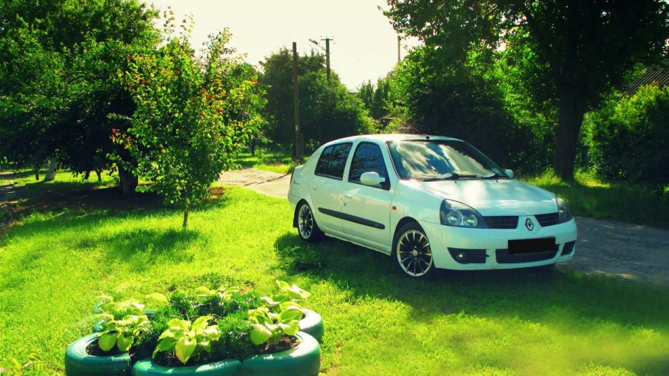 Renault Clio Symbol Wℎιtℯ ᗩℕGeL 2