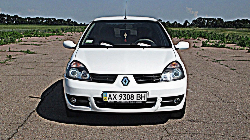 Renault Clio Symbol Wℎιtℯ ᗩℕGeL 4